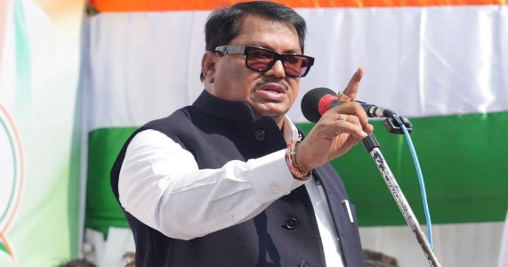 नागपुरात विजय वडेट्टीवारांचा सरकारवर घणाघात; कुंभमेळा, ओबीसीवरून निशाणा