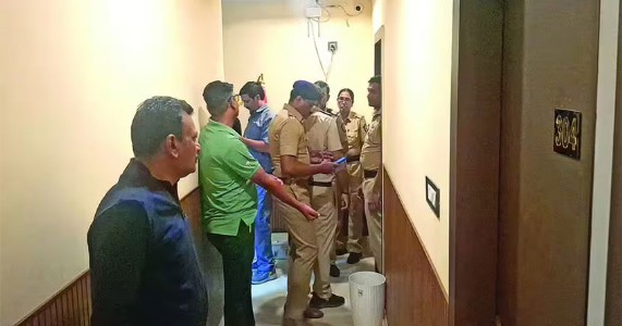 नागपुरातील हॉटेलच्या रूम 302 मध्ये रक्तरंजित घटना; रेल्वेतील सहकाऱ्यांमध्ये वादानंतर तरुणीचा मृत्यू