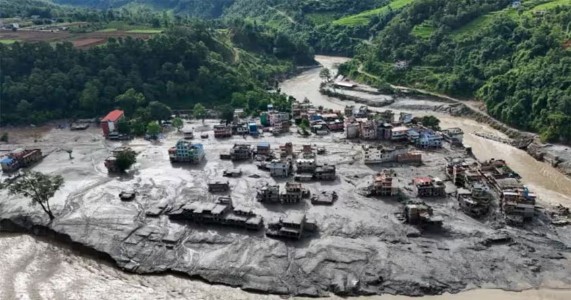 नेपाळमध्ये पुराचे थैमान; ४०० जणांचा मृत्यू, २९० भारतीय बेपत्ता