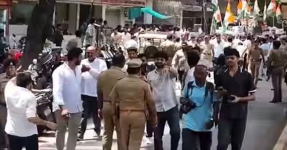 ई-२० पेट्रोलच्या सक्तीविरोधात नागपुरात काँग्रेस आक्रमक; आंदोलनकर्ते पोलिसांच्या ताब्यात