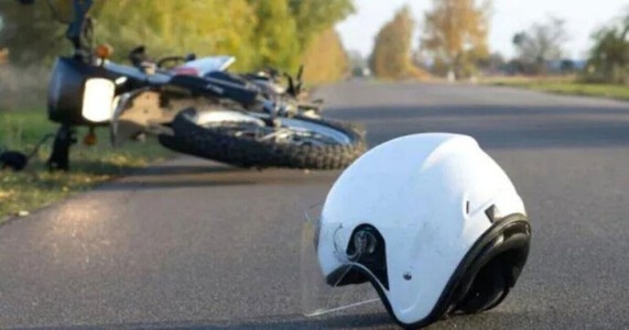 रामटेकमध्ये हिट अँड रन : भरधाव कारची दुचाकीला धडक;,चार महिन्यांपूर्वी विवाह झालेल्या तरुणाचा मृत्यू, एक गंभीर