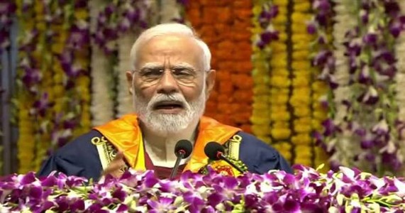 आयुष्याच्या परीक्षेत सर्व काही आऊट ऑफ सिलॅबस; IIT दिल्लीच्या विद्यार्थ्यांना मोदींचा गुरुमंत्र