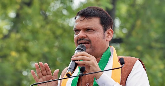 राज्यातील शेतकरी संकटात; नुकसानीचे पंचनामे करून तातडीची मदत;फडणवीस यांचे विधान