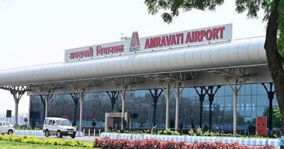 अमरावती विमानतळावर मुख्यमंत्र्यांच्या आगमनापूर्वी गोंधळ; भाजप कार्यकर्त्यांसह पोलिसांमध्ये वाद