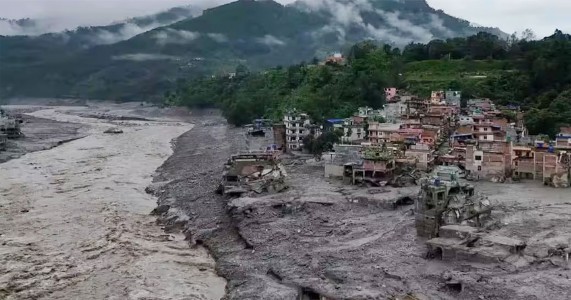 नेपाळमध्ये मुसळधार पावसाचा कहर; पूर-भूस्खलनात २१ जणांचा मृत्यू