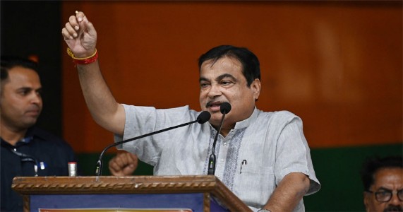 नागपुरात उच्चभ्रू परिसराच्या तुलनेत गुन्हेगारी, रेड-लाइट परिसरातून अधिक मतदान; नितीन गडकरींचा दावा